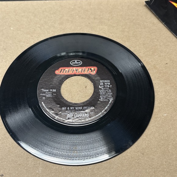 Def Leppard Bringin' On The Heartache/ Me & My Wine Remixes US 7" Vinyl 45 - Picture 4 of 7